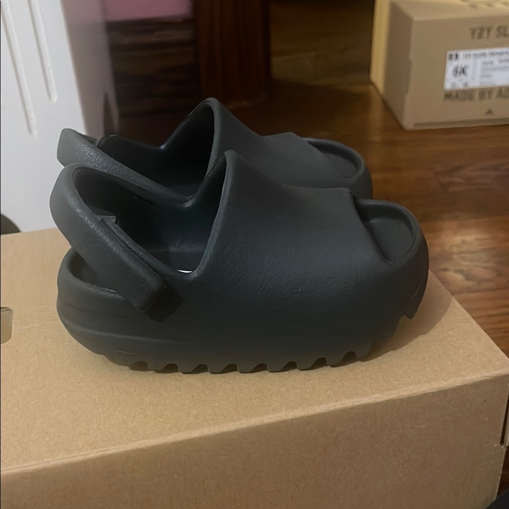 Yeezy toddler slides